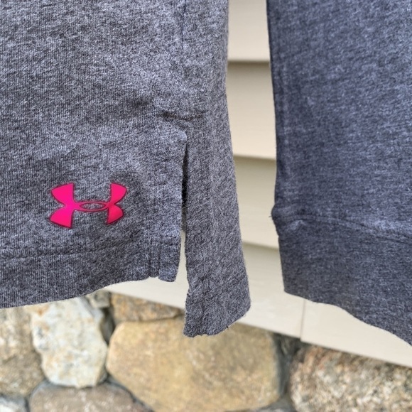 Under ARMOUR Heat Gear Breast Cancer Power in Pink Long-Sleeve Tee - Charcoal - Picture 5 of 16
